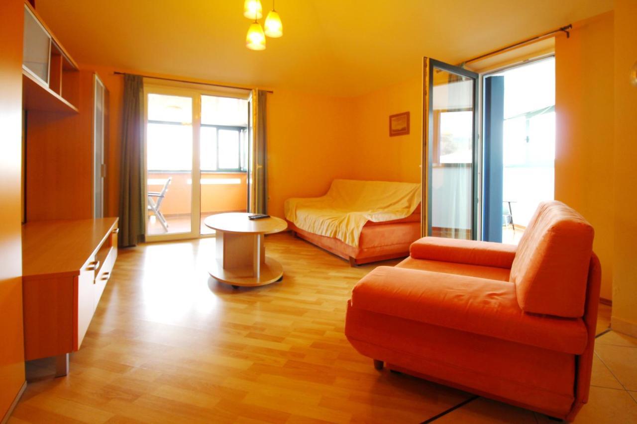 באסקה Apartments Pintar Zarok מראה חיצוני תמונה