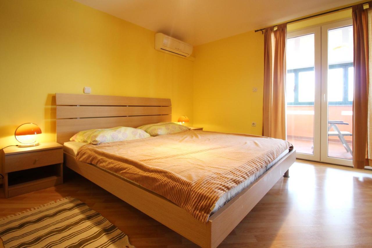 באסקה Apartments Pintar Zarok מראה חיצוני תמונה
