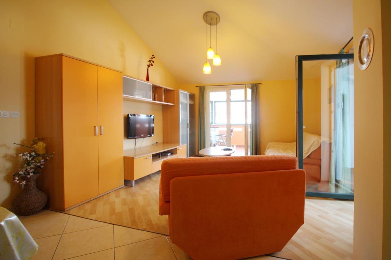 באסקה Apartments Pintar Zarok מראה חיצוני תמונה