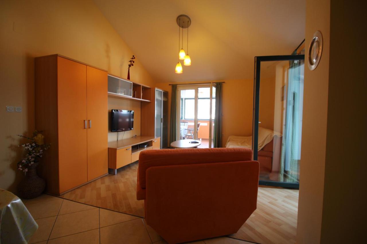 באסקה Apartments Pintar Zarok מראה חיצוני תמונה