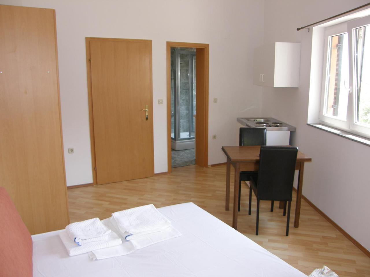 באסקה Apartments Pintar Zarok מראה חיצוני תמונה