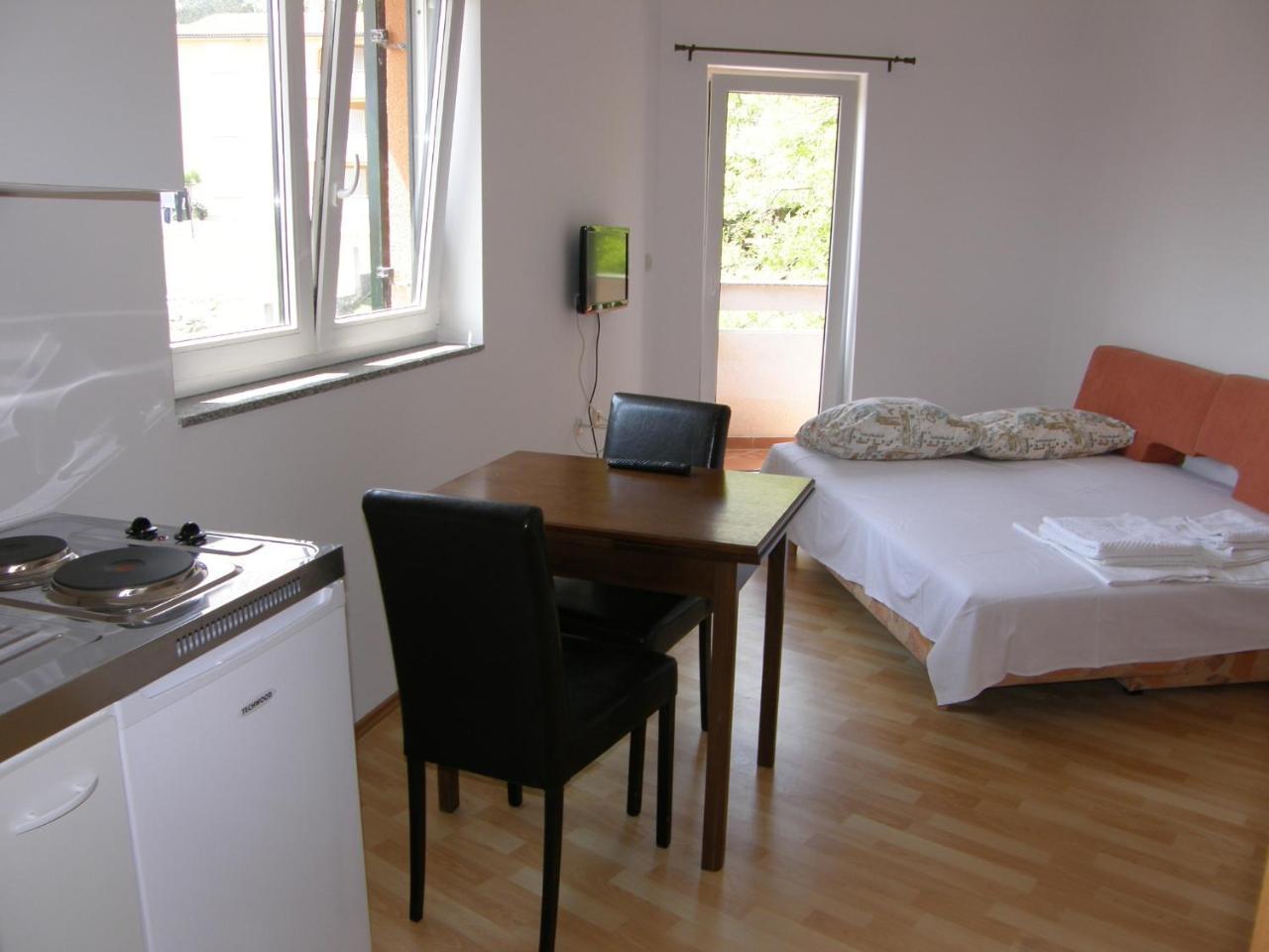 באסקה Apartments Pintar Zarok מראה חיצוני תמונה